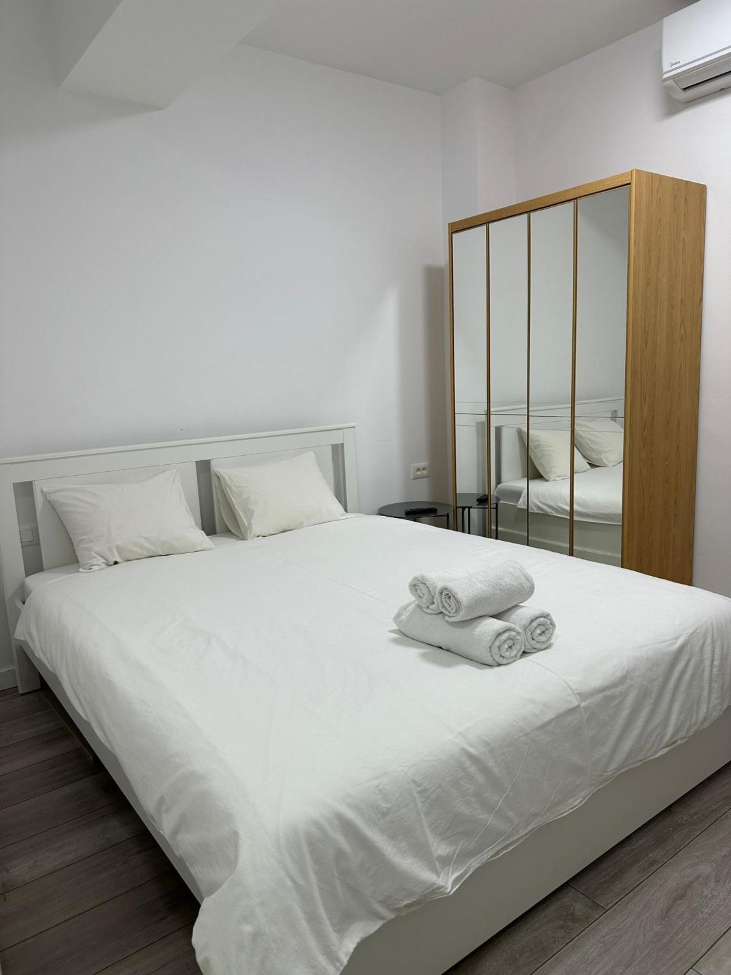 Catedral Apartment Бухарест Экстерьер фото